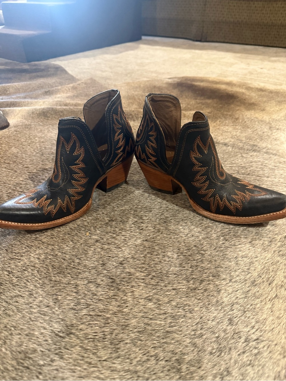 Ariat Booties - Picture 2 of 4
